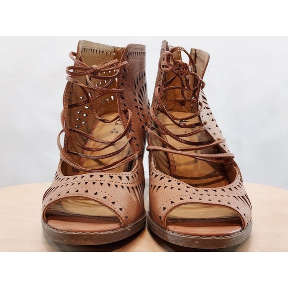 ETC by Rue 21 Peep Toe Tan Faux Leather Block Heel Womens Size 8/9 - Picture 2 of 11